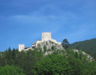 Schneeberg (2076m) - szép vár a túraútvonalunk közelében