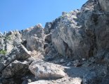 Schneeberg (2076m) - utunk során  a fennsíkig sziklás ösvényen haladunk