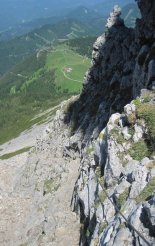 Schneeberg (2076m) - utunk során  a fennsíkig sziklás ösvényen haladunk