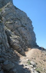 Schneeberg (2076m) - utunk során  a fennsíkig sziklás ösvényen haladunk