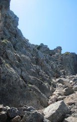 Schneeberg (2076m) - utunk során  a fennsíkig sziklás ösvényen haladunk